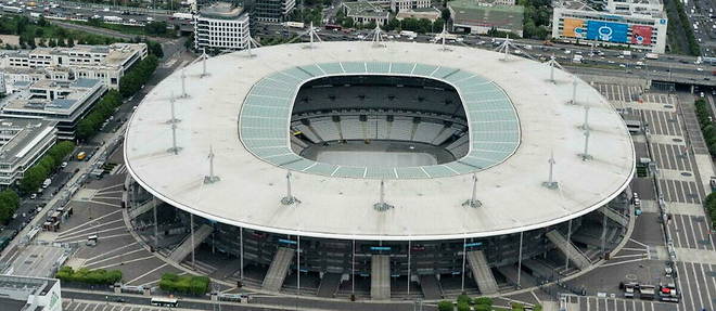 La vente du Stade de France, estimee a environ 600 millions d'euros, devrait intervenir a l'ete 2025.
