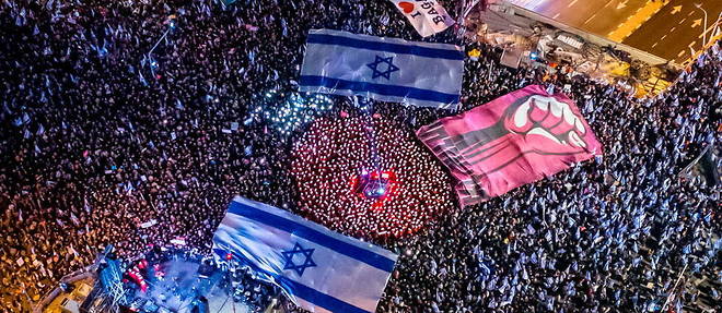 Samedi 11 mars, lors de la grande manifestation a Tel-Aviv contre le projet de reforme de la justice du gouvernement de Benyamin Netanyahou.  

