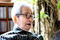 Kenzaburo Oe, Prix Nobel de litterature 1994, s'est eteint le 3 mars 2023.
