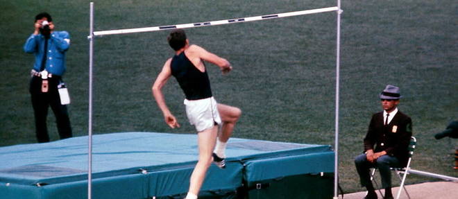 Dick Fosbury est decede a l'age de 76 ans.
Dick Fosbury est decede a l'age de 76 ans.