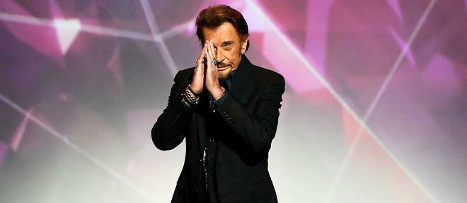Johnny Hallyday recoit le prix du meilleur album sur scene lors des 31e Victoires de la musique, le 12 fevrier 2016 au Zenith de Paris.
