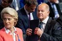 Le chancelier allemand Olaf Scholz et Ursula von der Leyen, presidente de la Commission europeenne, a Berlin, le 25 octobre 2022.
