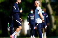 Depuis l'arrivée de Didier Deschamps à la tête de la sélection tricolore, sa relation avec Karim Benzema a été faite de hauts et surtout de bas. (Photo by FRANCK FIFE / AFP)
