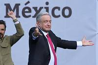 Mexique: le pr&eacute;sident enflamme ses fid&egrave;les en visant les &quot;oligarques&quot;