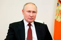 Vladimir Poutine salue « la volonté de la Chine de jouer un rôle constructif dans le règlement de la crise » en Ukraine.
