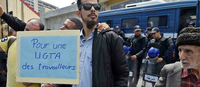 L'UGTA, l'Union des travailleurs algeriens, domine le paysage syndical du pays. 
