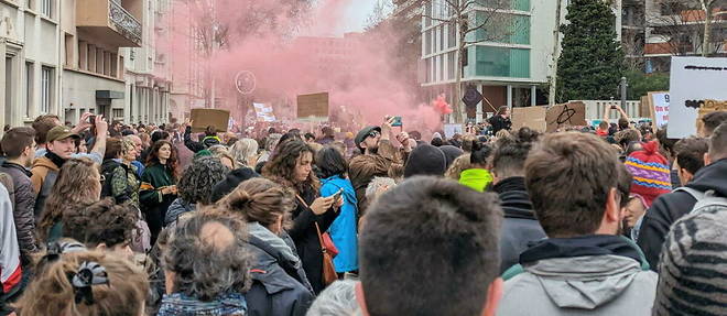 22 000 manifestants selon la police, 55 000 selon les syndicats, a Lyon aujourd'hui.
