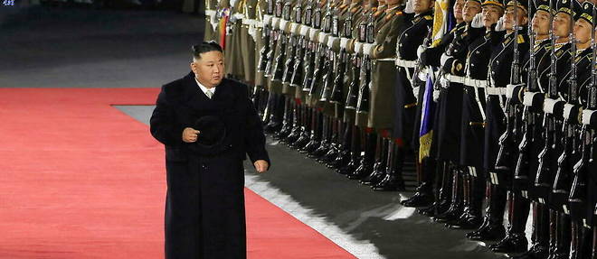 Kim Jong-un a dirige des exercices militaires pendant deux jours << simulant une contre-attaque nucleaire >>.
