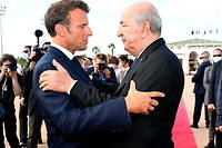 Les présidents français, Emmanuel Macron, et algérien, Abdelmadjid Tebboune, veulent tourner la page de la crise diplomatique (image d'archive). 

