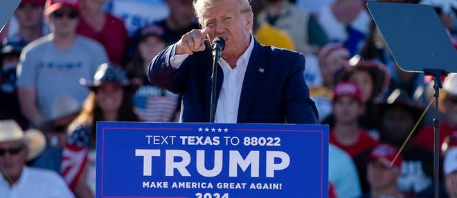 En meeting a Waco, ex-fief d'une secte anti-federale, Trump nie tout "delit"