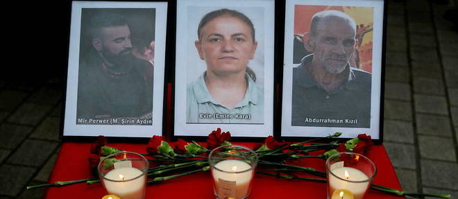 Lors d'un hommage aux trois Kurdes assassines rue d'Enghien a Paris, le 23 decembre 2022.  
