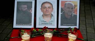 Lors d'un hommage aux trois Kurdes assassinés rue d'Enghien à Paris, le 23 décembre 2022.  
