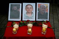 Lors d'un hommage aux trois Kurdes assassinés rue d'Enghien à Paris, le 23 décembre 2022.  
