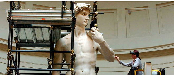 La statue de David a ete achevee par Michel-Ange entre 1501 et 1504. 
