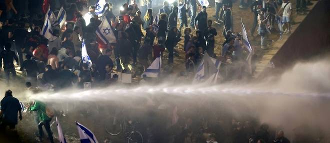 Israel: manifestations apres le limogeage du ministre de la Defense