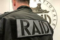 Un homme a été retrouvé mort, dimanche 26 mars, lors d'une opération du RAID, dans les Yvelines (image d'illustration). 
