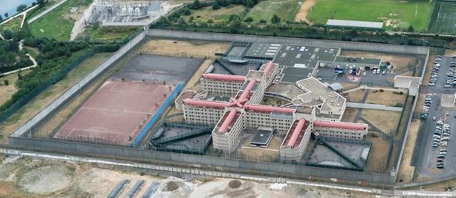 La prison de Nanterre dans un etat encore "accablant", denoncent des avocats