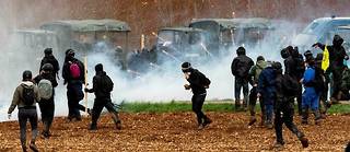 Les affrontements entre manifestants et forces de l'ordre, samedi 25 mars, a Sainte-Soline.
