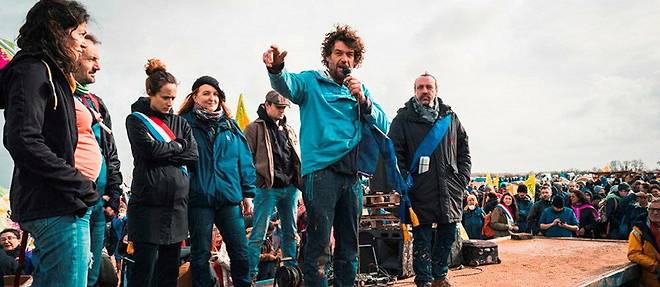  Julien Le Guet, porte-parole de l'association Bassines non merci !, avec des elus et des membres du collectif Les Soulevements de la Terre, le 25 mars, a Sainte-Soline.  (C)BENJAMIN GUILLOT-MOUEIX