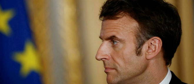 Une quinquagenaire a ete interpellee et mise en garde a vue pour avoir traite Emmanuel Macron << d'ordure >> sur Facebook, a la veille de son interview sur les journaux de 13 heures de TF1 et de France 2.

