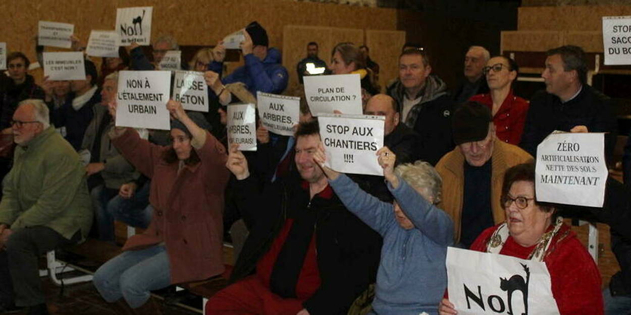 Honfleur : des habitants mobilisés contre la « frénésie » immobilière
