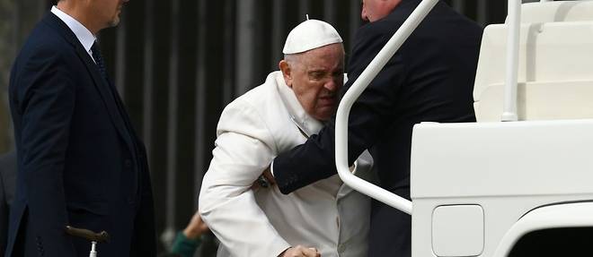 "Nette amelioration" de la sante du pape, hospitalise pour une bronchite