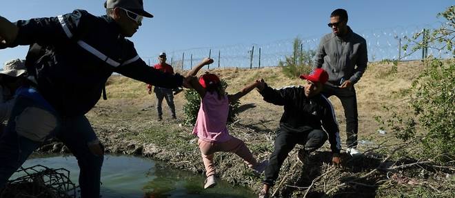 Mexique: plus de 1.000 migrants tentent d'entrer aux Etats-Unis apres la tragedie de Juarez