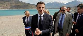 Devant le lac de Serre-Ponçon, Emmanuel Macron a présenté son plan de sobriété sur l'eau.
