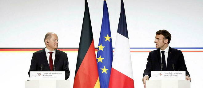 Emmanuel Macron et le chancellier allemand Olaf Scholz, lors du 60e anniversaite du traite de l'Elysee, le 22 janvier 2023. 
