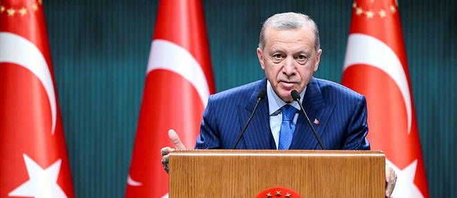Erdogan bloque toujours l'elargissement de l'Otan a la Suede en lui reprochant sa passivite face a la presence de << terroristes >> kurdes.
