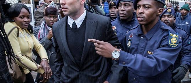 Afrique du Sud: Oscar Pistorius reste en prison, liberte conditionnelle rejetee