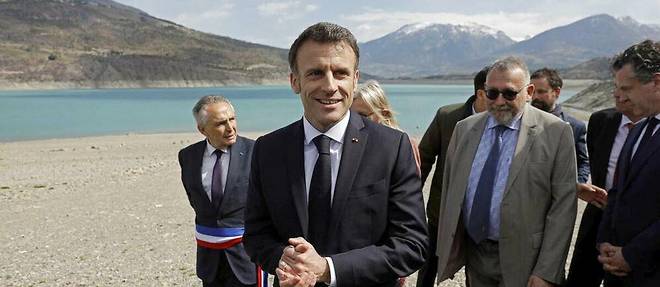 Emmanuel Macron était à Savines-Le-Lac, le 30 mars 2023, pour présenter son « plan eau ».
