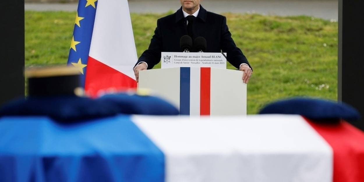 Macron Rend Hommage Au Gendarme Du Gign Tu En Guyane