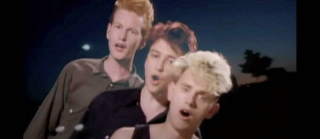Depeche Mode dans le clip de << Everything Counts >> (1983).
