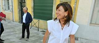 Carole Delga dans les rues de Foix, en juin 2022, quelques jours avant les élections législatives.
