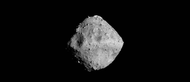 L'asteroide Ryugu vu par la sonde japonaise Hayabusa 2.
