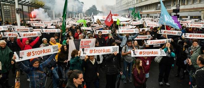 Plusieurs milliers de personnes dans la rue pour des logements accessibles au Pays basque