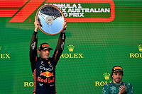 Malgre un depart rate, Max Verstappen a remporte dimanche le Grand Prix d'Australie, troisieme manche du Championnat du monde de Formule 1.
