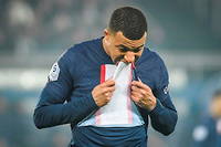 Football&nbsp;: le PSG, inefficace face &agrave;&nbsp;Lyon (1-0), perd son avance au classement