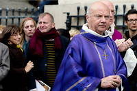 Monseigneur Jacques Gaillot, ici à droite en 2013, est décédé des suites d'une maladie fulgurante ce mercredi 12 avril.
