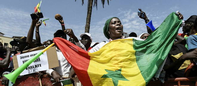 Sénégal : une coalition lancée contre un 3e mandat du président Sall