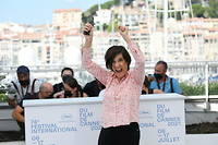  Catherine Corsini au Festival de Cannes 2021 pour présenter son film,  La Fracture . 
