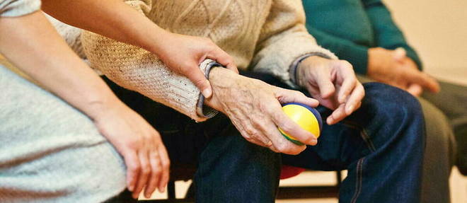 In France, most people who enter nursing homes are very old - on average 85 years old.
