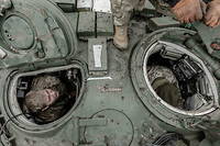 Guerre en Ukraine&nbsp;: SOS r&eacute;parateurs de tanks&nbsp;!