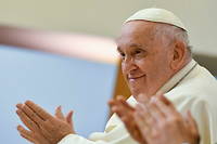 Hospitalis&eacute; fin mars, le pape souffrait&nbsp;d&rsquo;une &laquo;&nbsp;pneumonie&nbsp;aigu&euml;&nbsp;&raquo;
