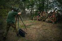 Sur le front, un appareil photo de la guerre de Cor&eacute;e immortalise les soldats ukrainiens