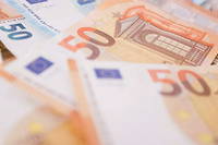 Les billets en euros sont-ils ornes de dessins de monuments europeens ?