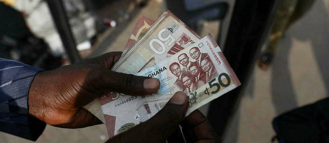 Ghana is facing an economic crisis with inflation over 50% and a decline in the local currency, the cedi, hit by the effects of the Covid-19 pandemic and the war in Ukraine.
