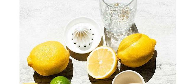Boire tous les jours de l'eau citronnee presente d'importants bienfaits. Mais attention a ne pas faire n'importe quoi !
