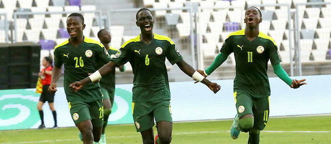 Les joueurs de moins de 17 ans (U17) du Senegal et ceux du Maroc se sont affrontes en finale de la Coupe d'Afrique des nations au stade Nelson Mandela d'Alger. Les Lionceaux de la Teranga se sont imposes a ceux de l'Atlas 2 buts a 1. 

